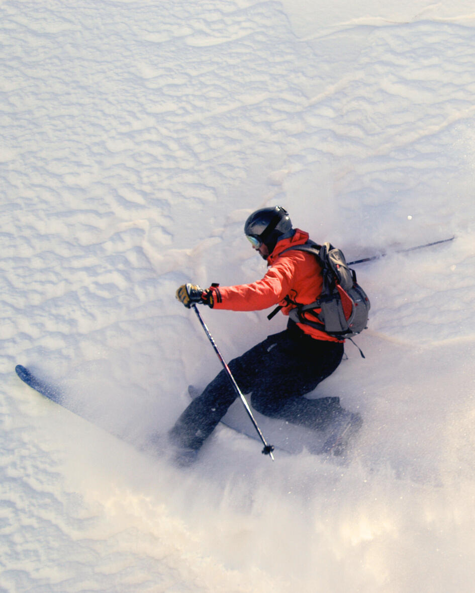 The clever little gadget that keeps your skis together and your hands free
